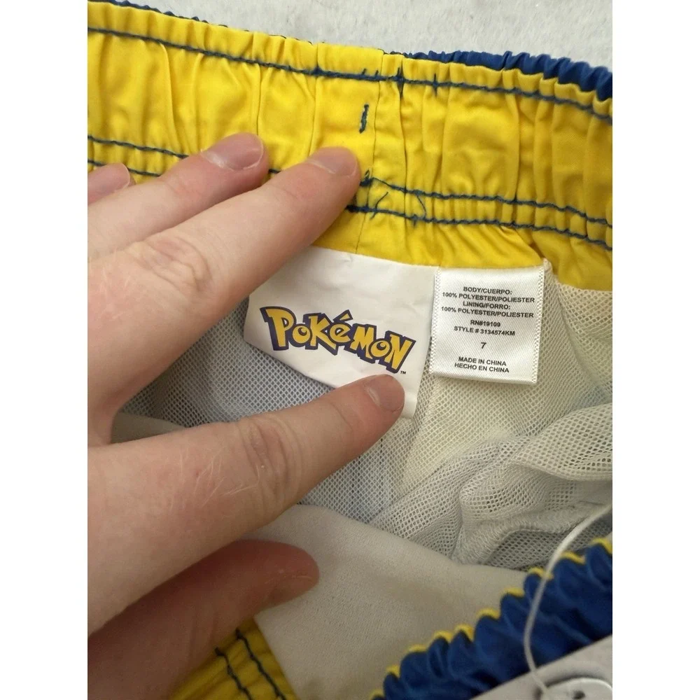 Pokemon pikachu swim